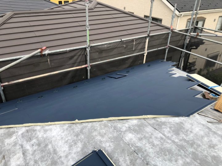 屋根カバー工法　