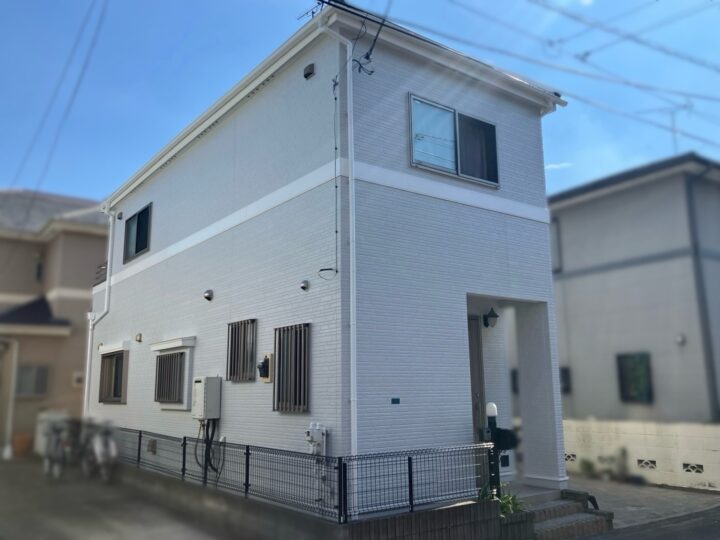 川口市　リフォーム補助金　C様邸　外壁塗装でイメージを一新、爽やかで清潔感あふれる仕上がりに！