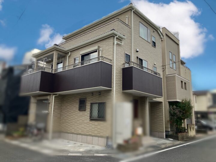 川口市　S様邸　同系色の外壁デザインをベースに、アクセントで立体感を演出。落ち着きと高級感のある外観へ生まれ変わりました。　