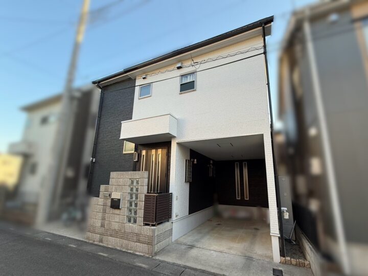 さいたま市　T様邸　ツートンカラーで重厚感と清潔感を両立したスタイリッシュなお住まいに！