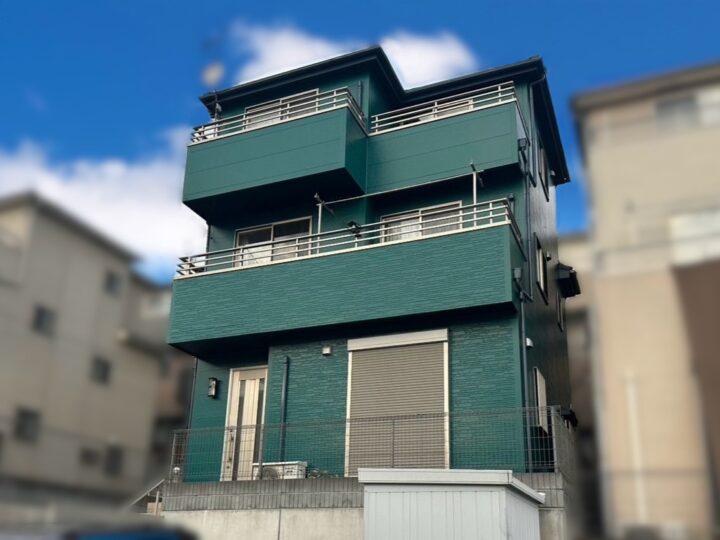 さいたま市　T様邸　落ち着いた色味の外観から深みのあるブルーグリーンへイメージチェンジ！